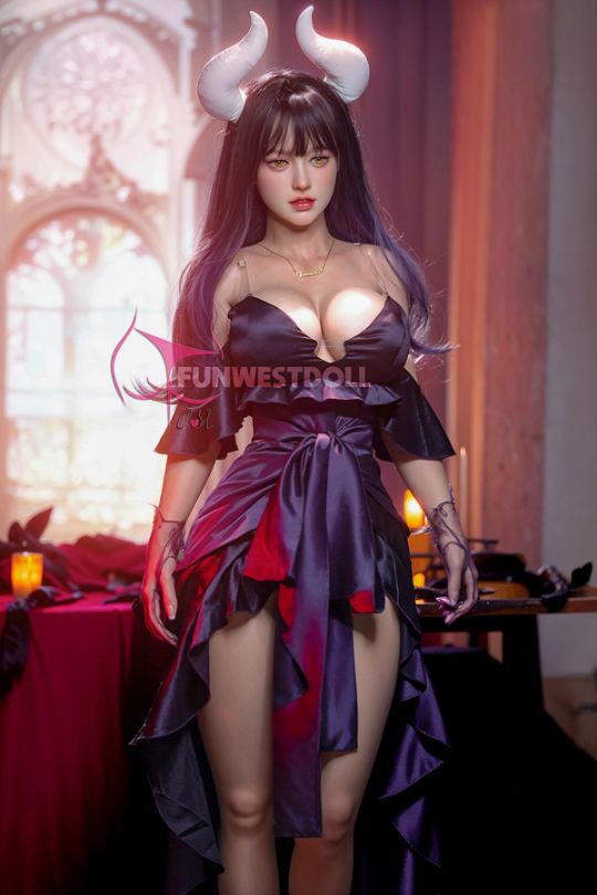 Picture of Kate / 160 cm  / E cup / Silicone sexdoll